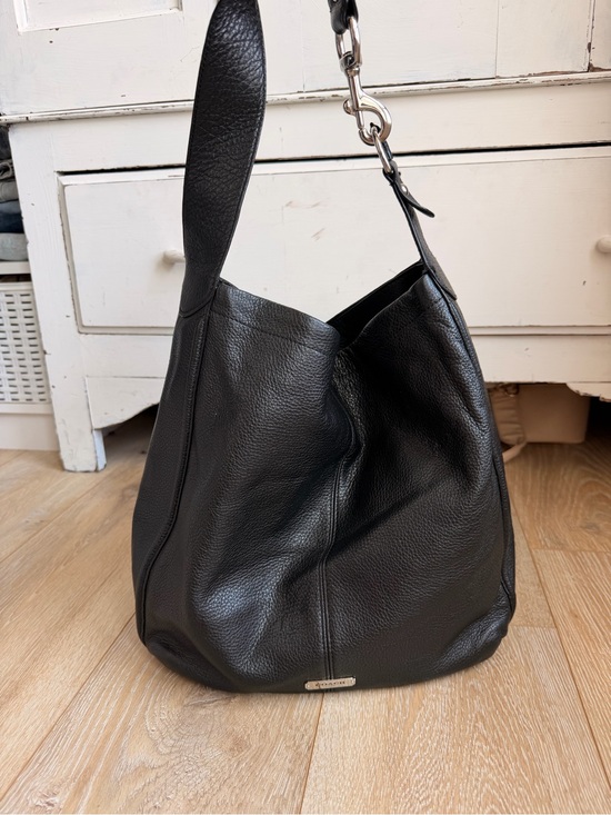 Coach Handbags - Coach Black Pebbled Leather Shoulder Hobo Bag